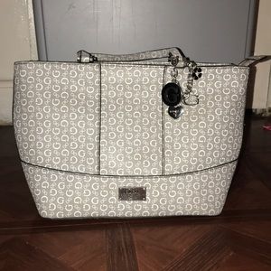 SOLD OUT- Grey Guess Purse BLDG.03 LOT.02 EST.1981